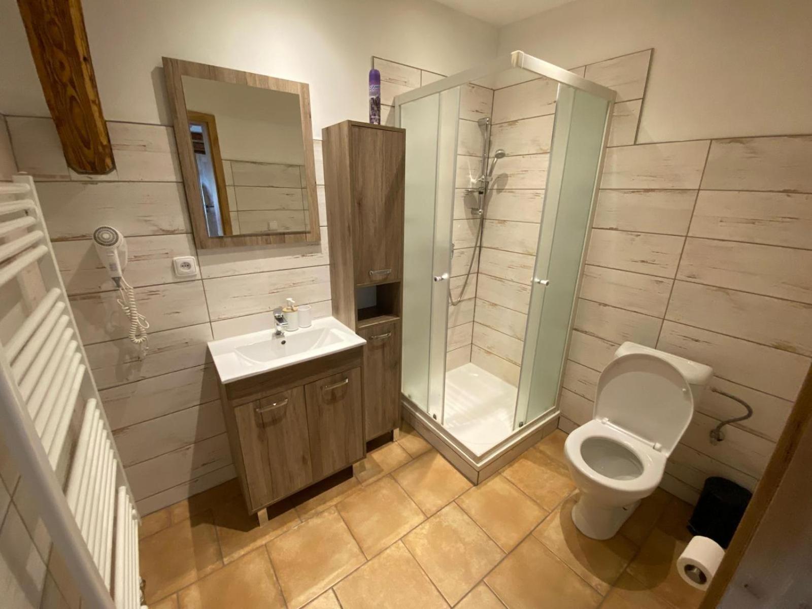 Apartman Na Statku Červený Kostelec מראה חיצוני תמונה